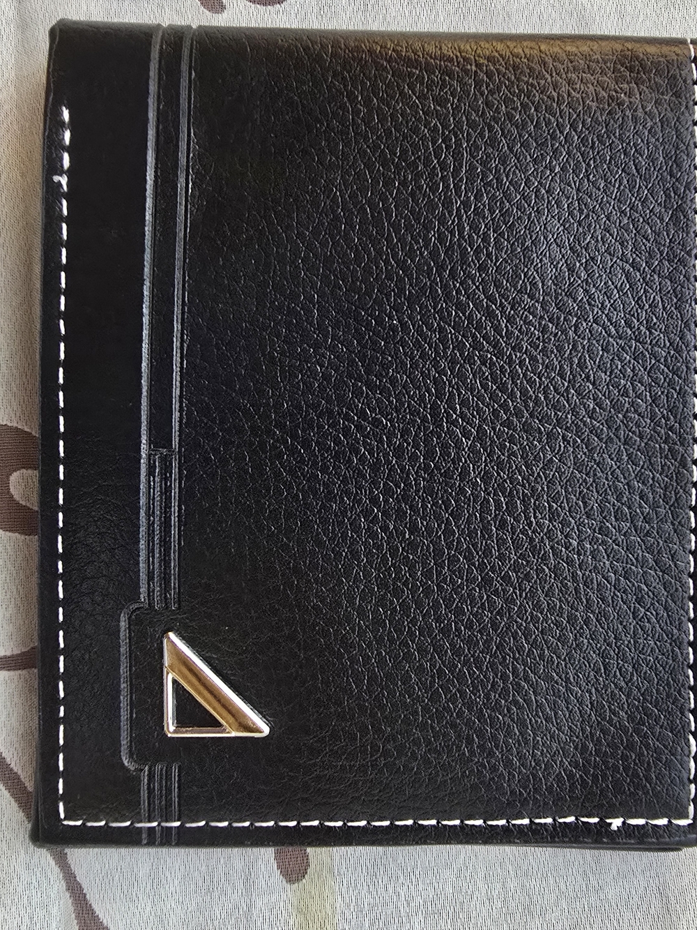 Men's Black Leather Bi-Fold Wallet with Metal Accent